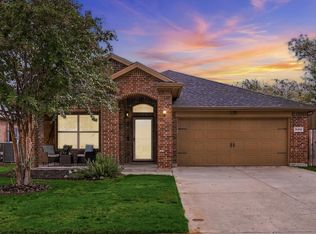 8200 Spotted Doe Dr, Fort Worth, TX 76179