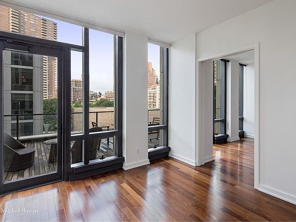 3rd image of 101 Warren St #550