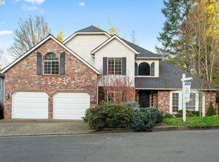 6703 SW Moonshadow Ct, Portland, OR 97223