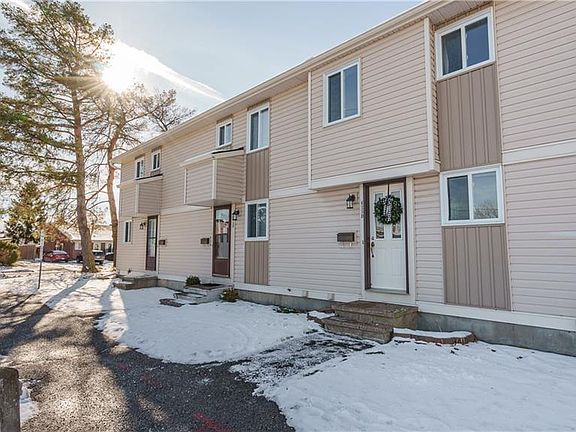 2nd image of 415 Woodfield Dr #D