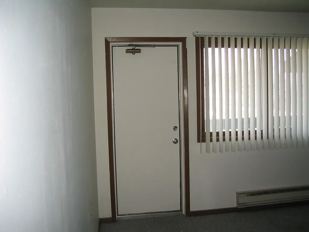 2 bed, $877 — Photo 3