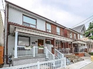 946 Ossington Ave, Toronto, ON M6G 3V1