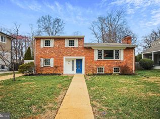 1120 Fairway Dr NE, Vienna, VA 22180