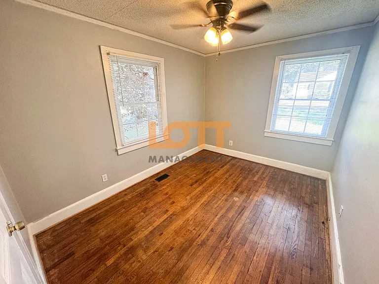 618 Perry Rd — Photo 11