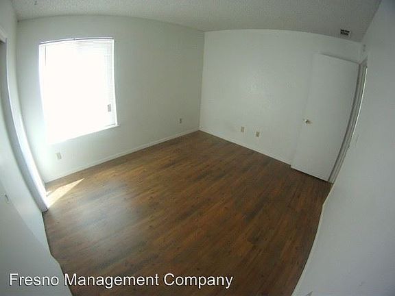 3rd image of 1022 W Clinton Ave APT 103