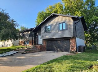 540 W Burt Dr, Lincoln, NE 68521