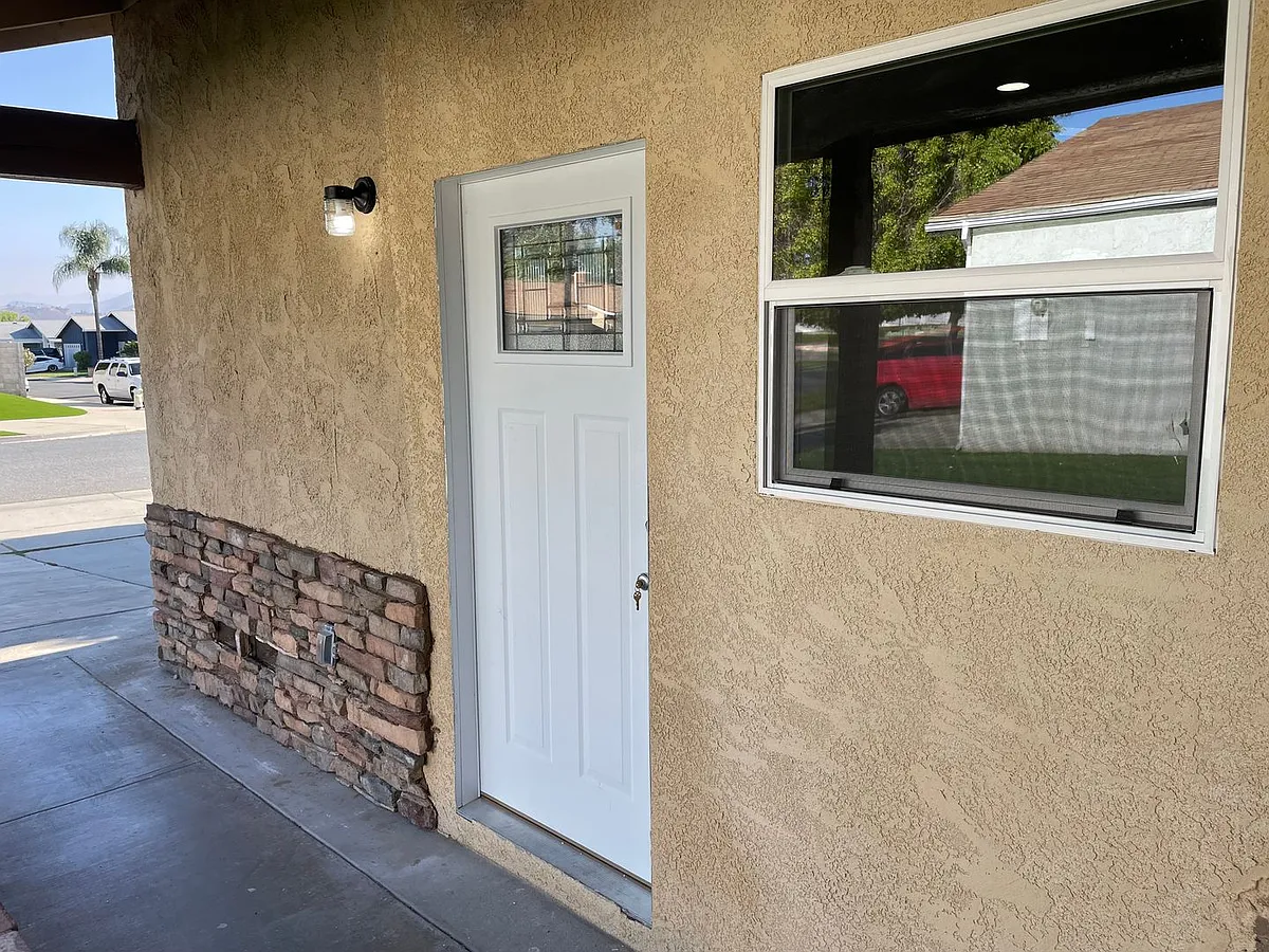 Building Photo - 10202 Mandalay Ct