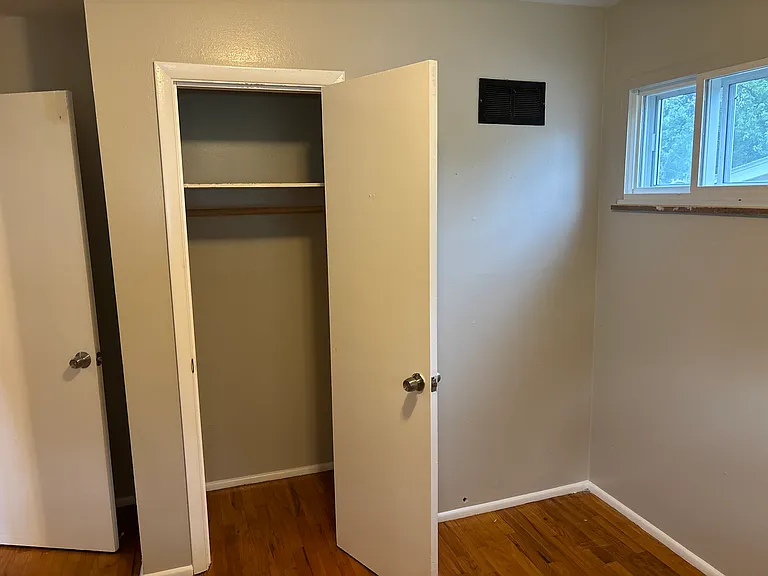 4128 Shirley Dr — Photo 1