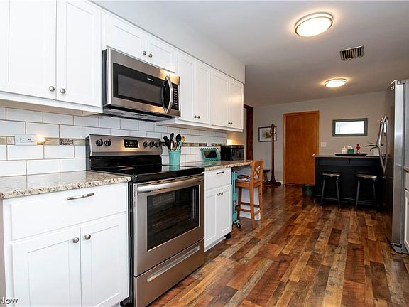 4th image of 2215 Friar Tuck Cir