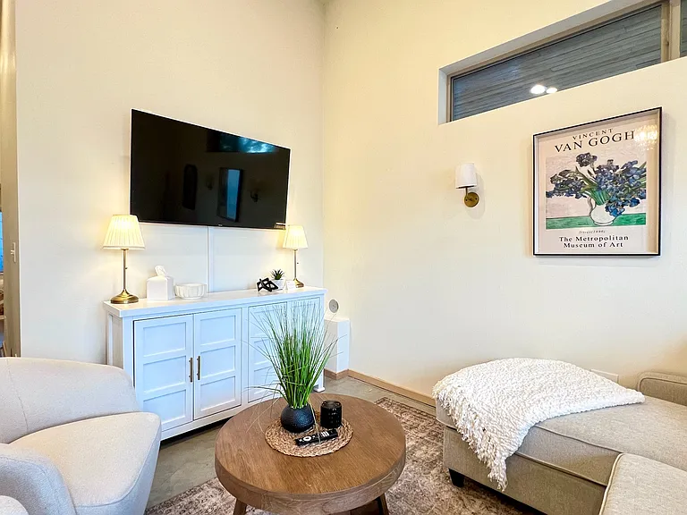 617 S Adams St #101 — Photo 36