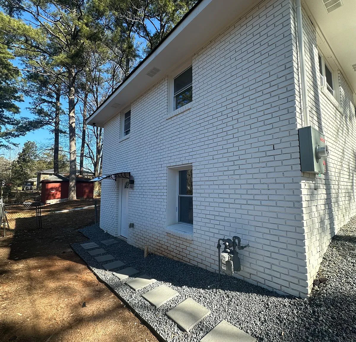 520 Jerry Lane SW - B — Photo 2