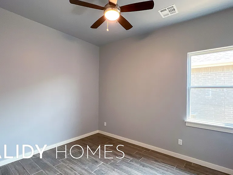 505 Remington Ave — Photo 13