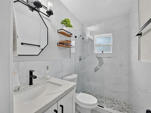 8131 NW 44th Ct — Photo 16