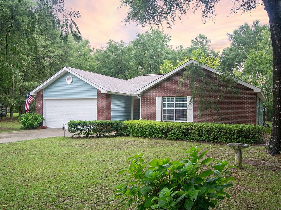 1st image of 202 Mulberry Cir