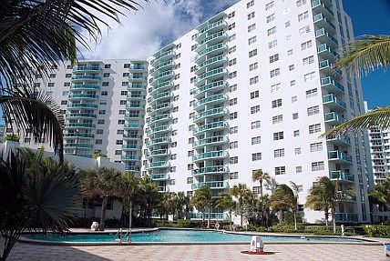 2nd image of 3901 S Ocean Dr APT 4C