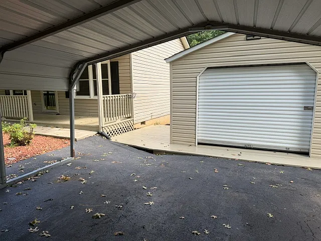 3 bed, 1092 sqft, $2,100 — Photo 3