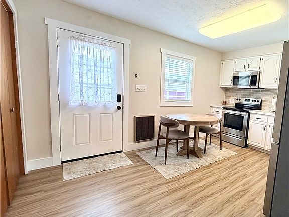 3rd image of 500 Morris St