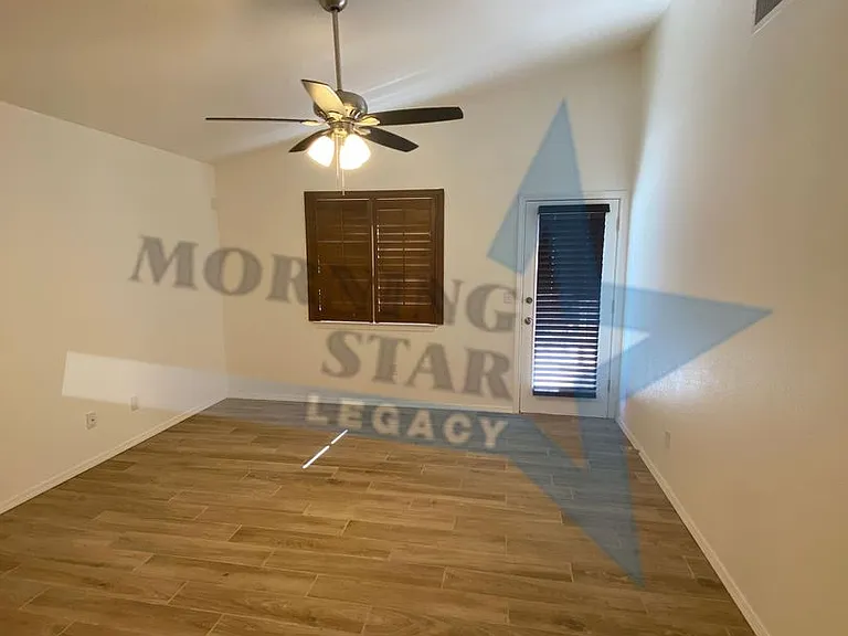 1320 Doniphan Pl — Photo 2