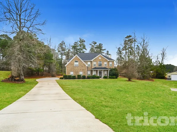 585 Chastleton Dr, Hampton, GA 30228