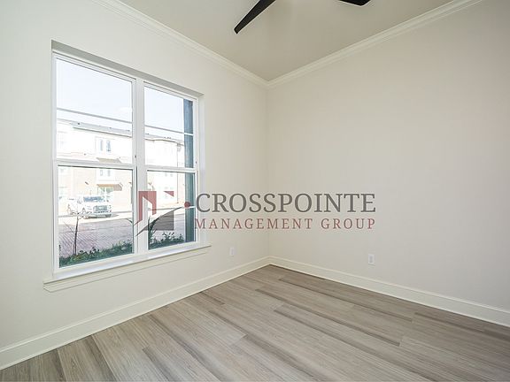 3rd image of 556 W Erwin St