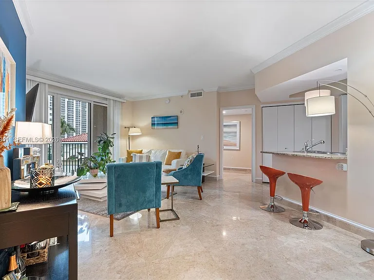 19900 E Country Club Dr #616 — Photo 4