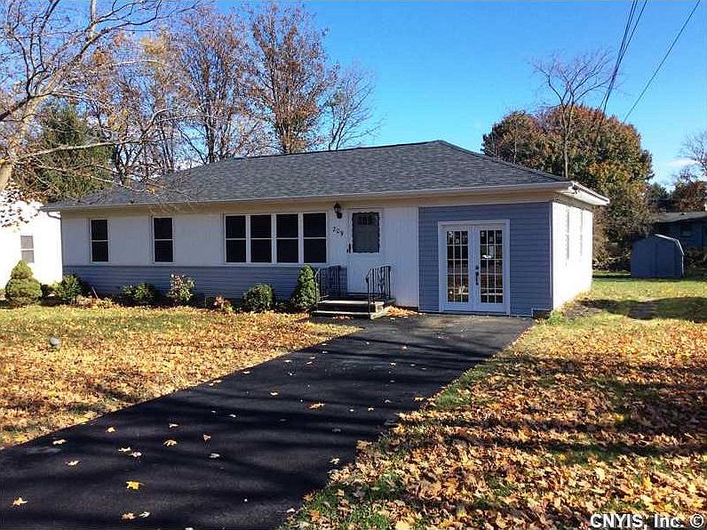 1st image of 209 Camillus Dr