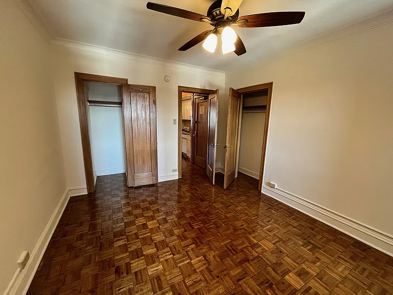 2738 N Pine Grove Ave — Photo 36