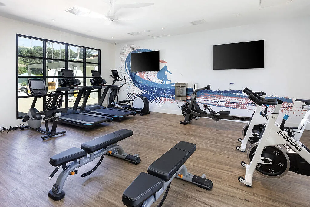 La Jolla Blue Apartments — Photo 2