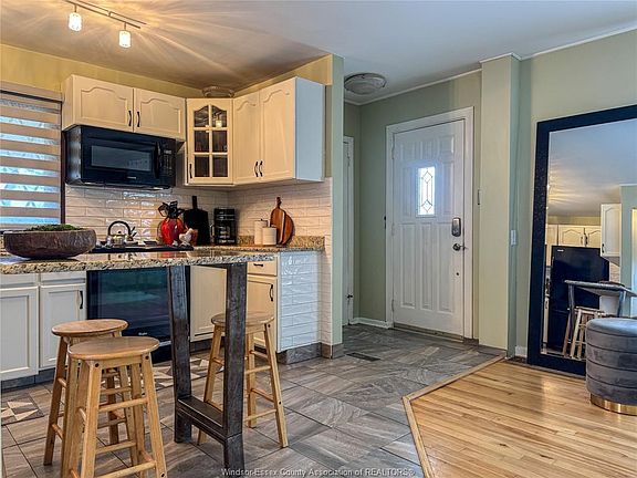 4th image of 1408 Tourangeau Rd