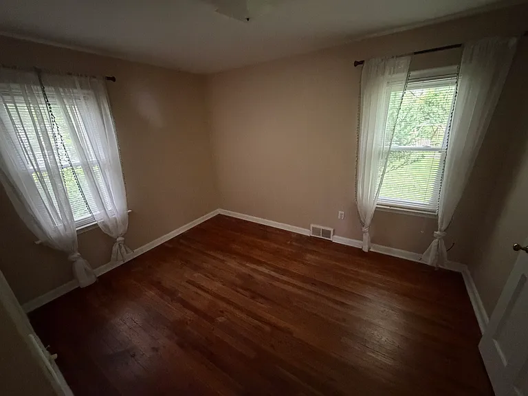247 Riverside Dr — Photo 15