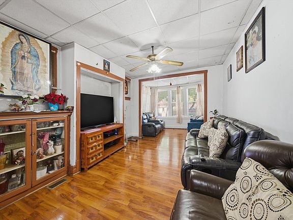 3rd image of 2736 W Francis Pl