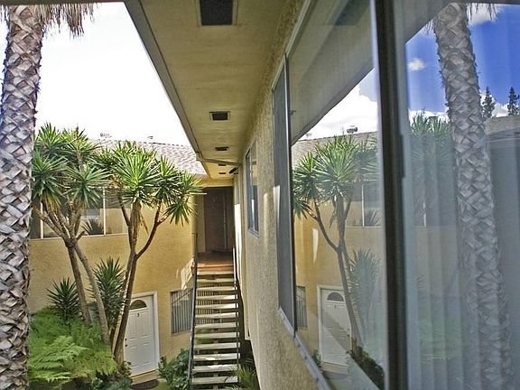 3rd image of 1689 De Marietta Ave #10