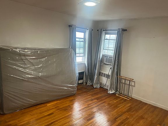 3rd image of 1604 E 51st St Floor 2