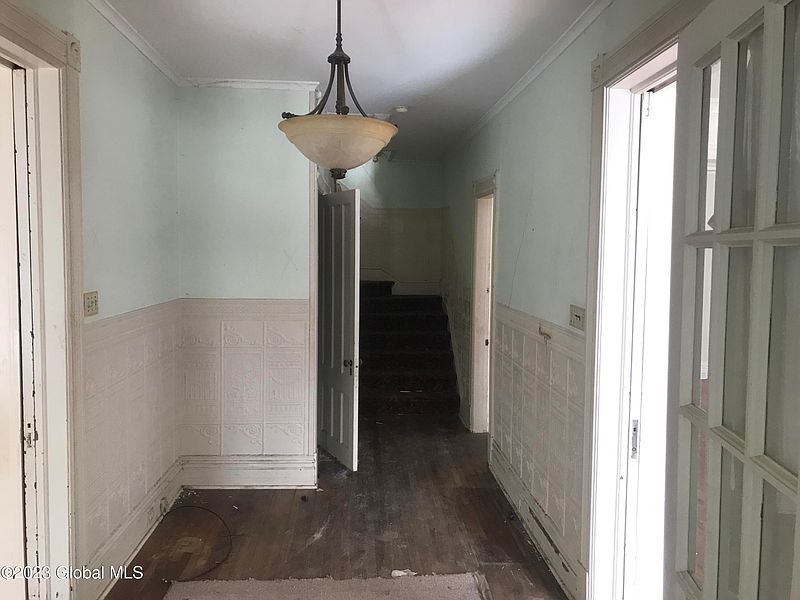 3rd image of 31 Prospect Avenue