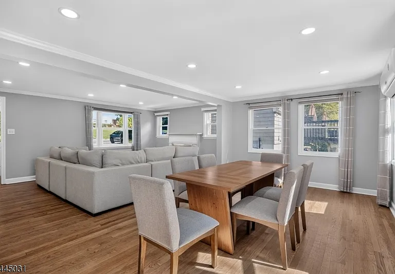 29 Laurel Ave — Photo 6