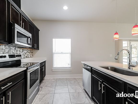 2nd image of 1813 Hudson Ct