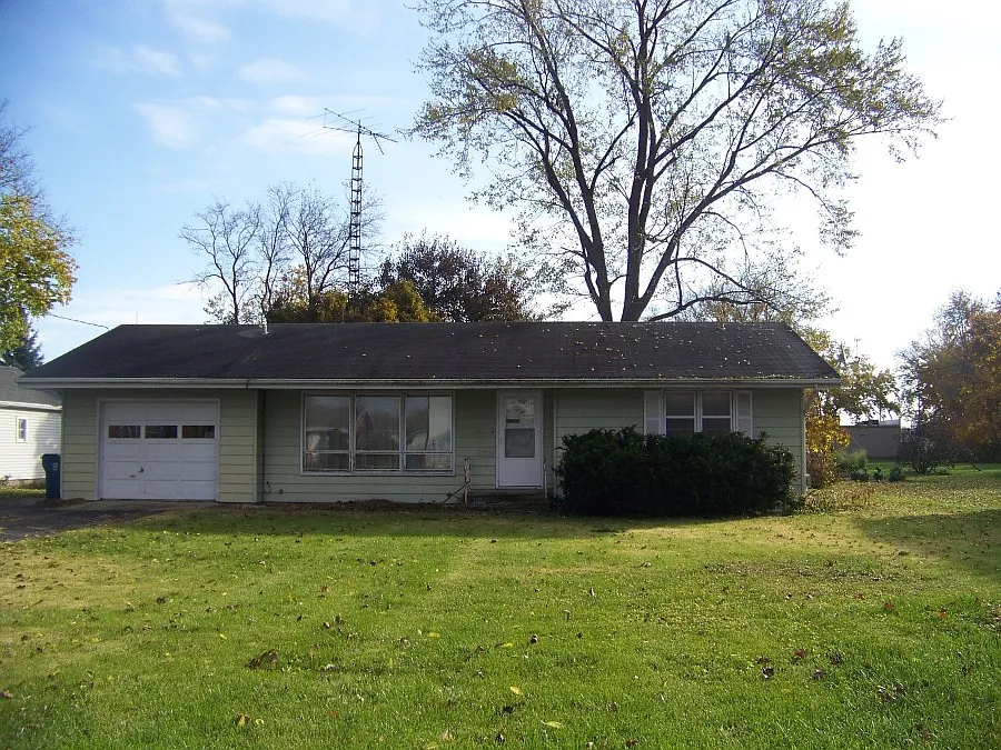 606 Main St photo 1