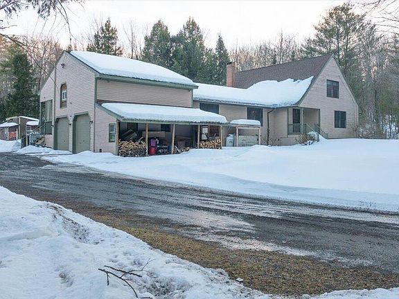 3rd image of 376 Main Street