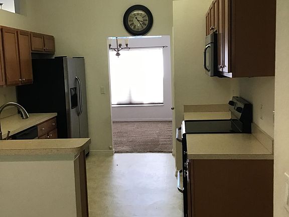 5th image of 3709 NE 15th Pl