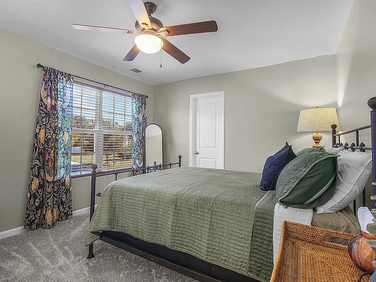 153 Hamilton Grv — Photo 39