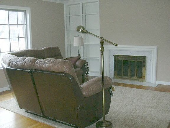 2nd image of 5155 N Arlington Ave
