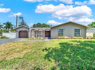 6411 SW 6th St, Pompano Beach, FL 33068