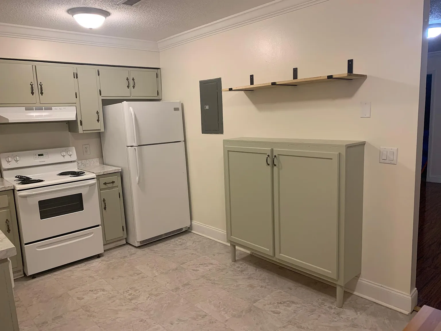 2 bed, 1.5 bath, 850 sqft, $1,200 — Photo 2