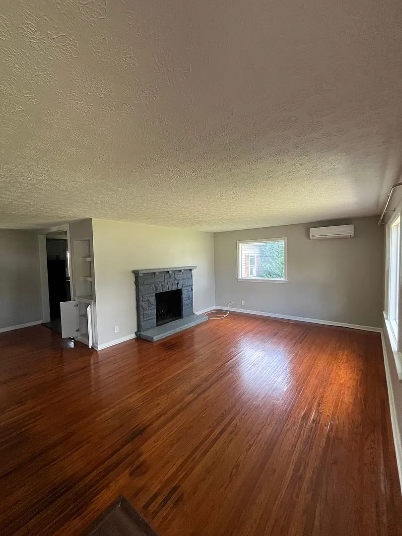 4-Bedroom Single-Family Home for Rent Near RIT! — Photo 2