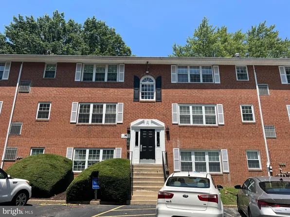 820 South Ave APT M-10, Clifton Heights, PA 19018