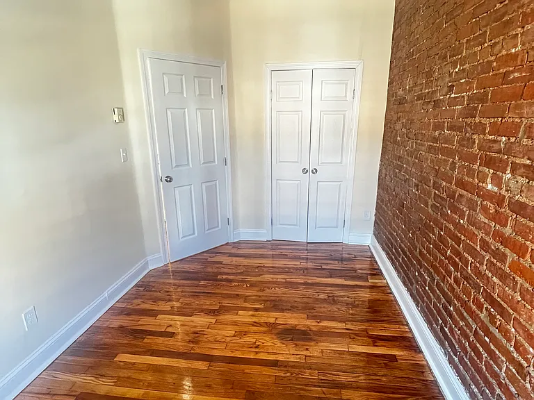 895 Huntington Ave #3 — Photo 4