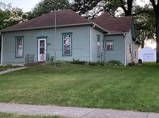 406 N Cherry St, Avoca, IA 51521