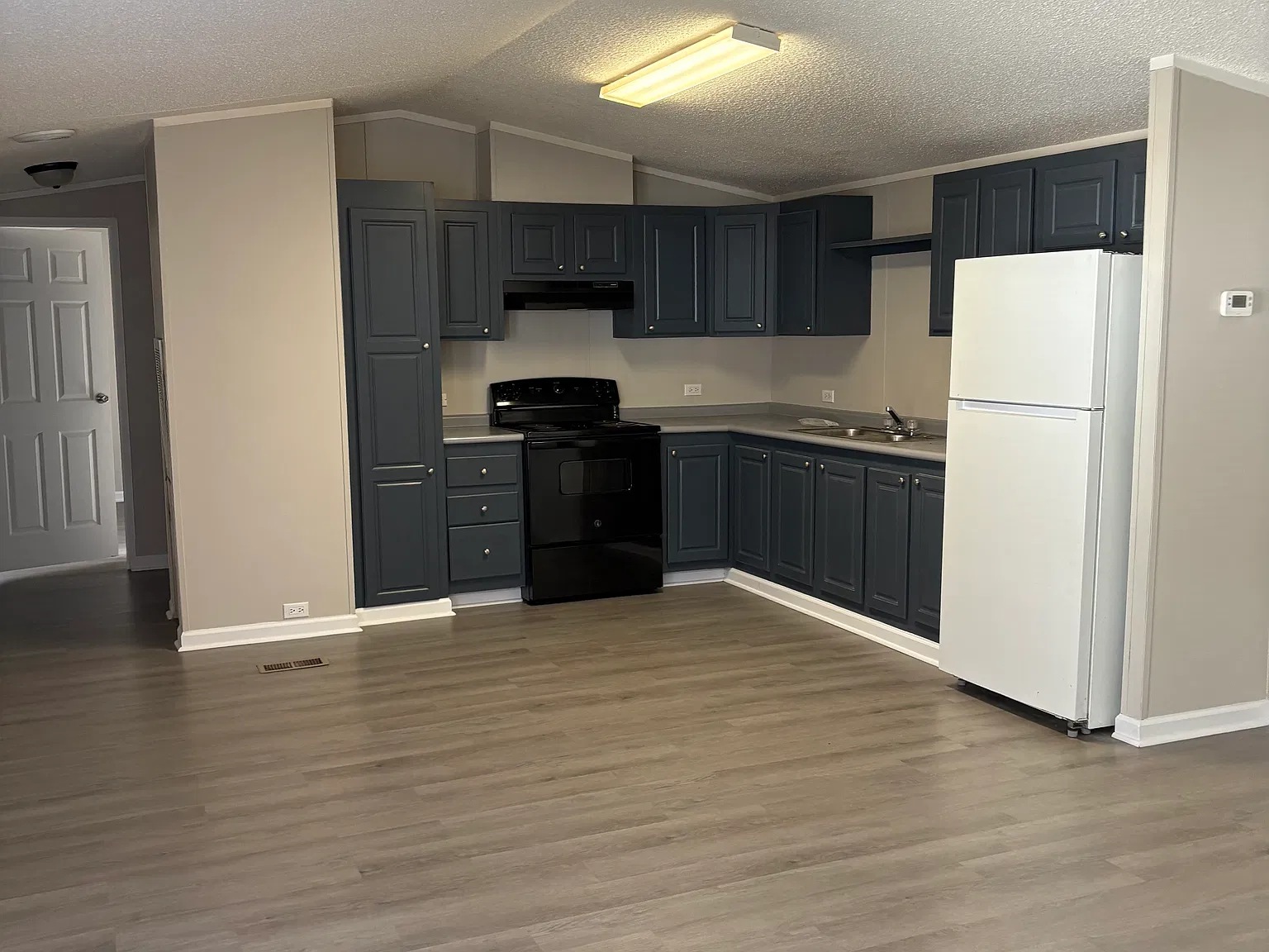 3 bed, 1216 sqft, $1,250 — Photo 2