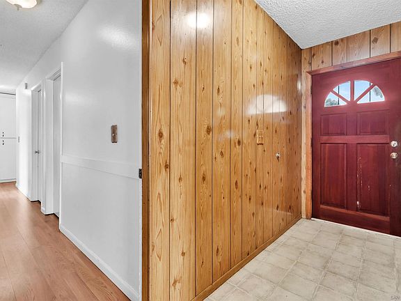 5th image of 901 Saint George Ct
