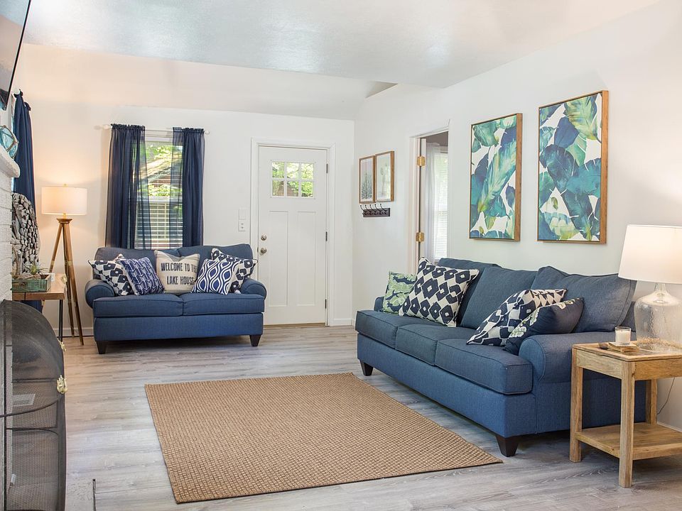 1st image of 39 Oakwood Ave